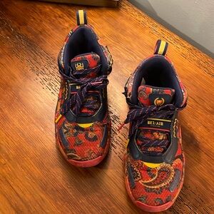 Noted to have some wear onthe inner ankle areas both sides see photo